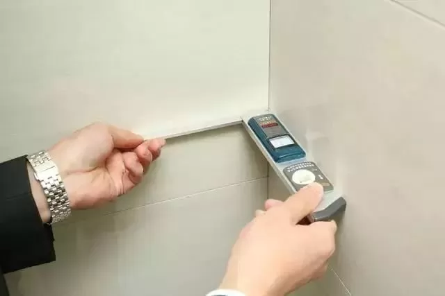 貼磚壓向陰
