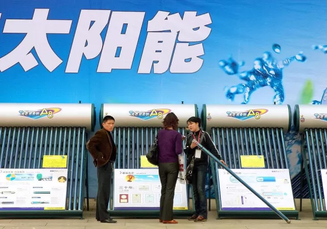 ,首先需要檢查熱水器的電源是否正常連接。如果電源線連接正常,那麼可能是熱