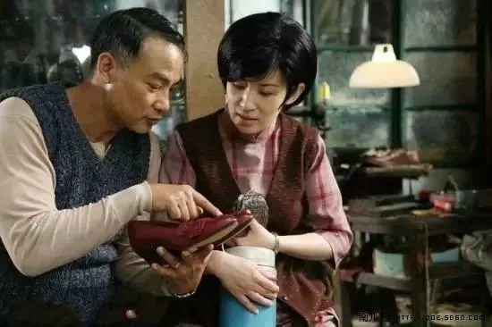 鋒隊》、《再見阿郎》、《十萬火急》,還有《阿呆拜壽》裡憨傻與刁鑽並存的阿