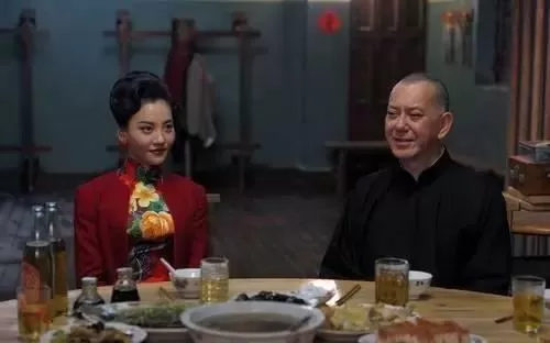 人》《掃毒》中他的演技令人震驚,尤其是《證人》中他的瘋魔、癲狂,相比以前