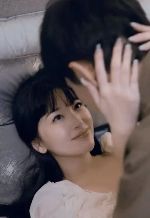 是金莎和小男友這種模式。41