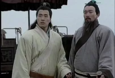 近來和楚國雖然算不上和睦,但是也算和平相處了,並沒有起什麼衝突,於是他派
