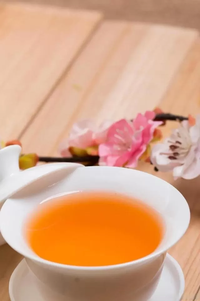 暖。有雨傾城,沖淡了炙熱的暑氣