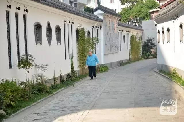 就代表著你到過長沙。而在老長沙眼裡那些彎彎繞繞的街巷才是記憶里的老長沙。